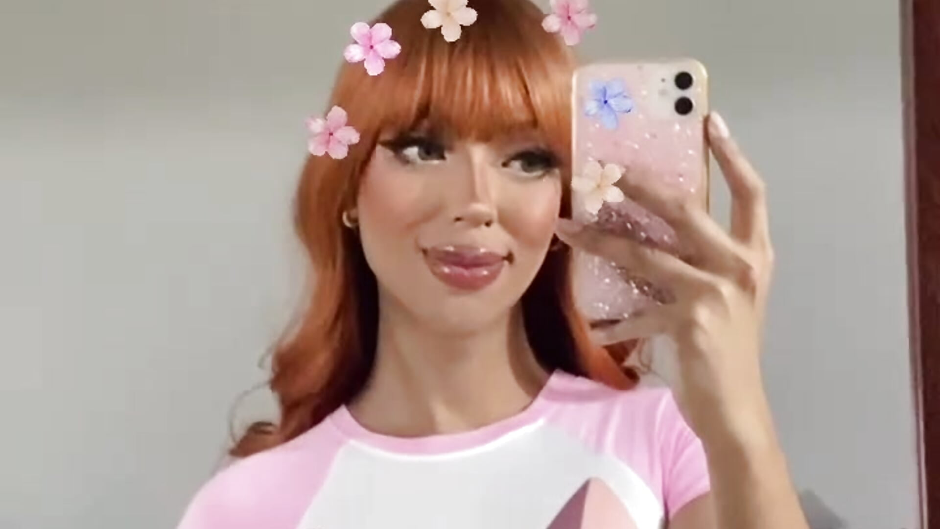 helloo - video by Tanedra_collings cam model