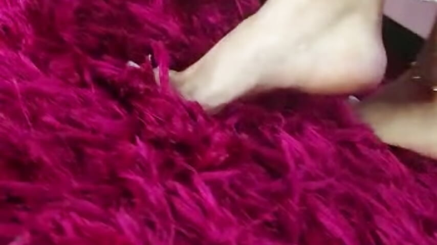 A Nice Pedicure - video by Brianda_Sardenha_ cam model