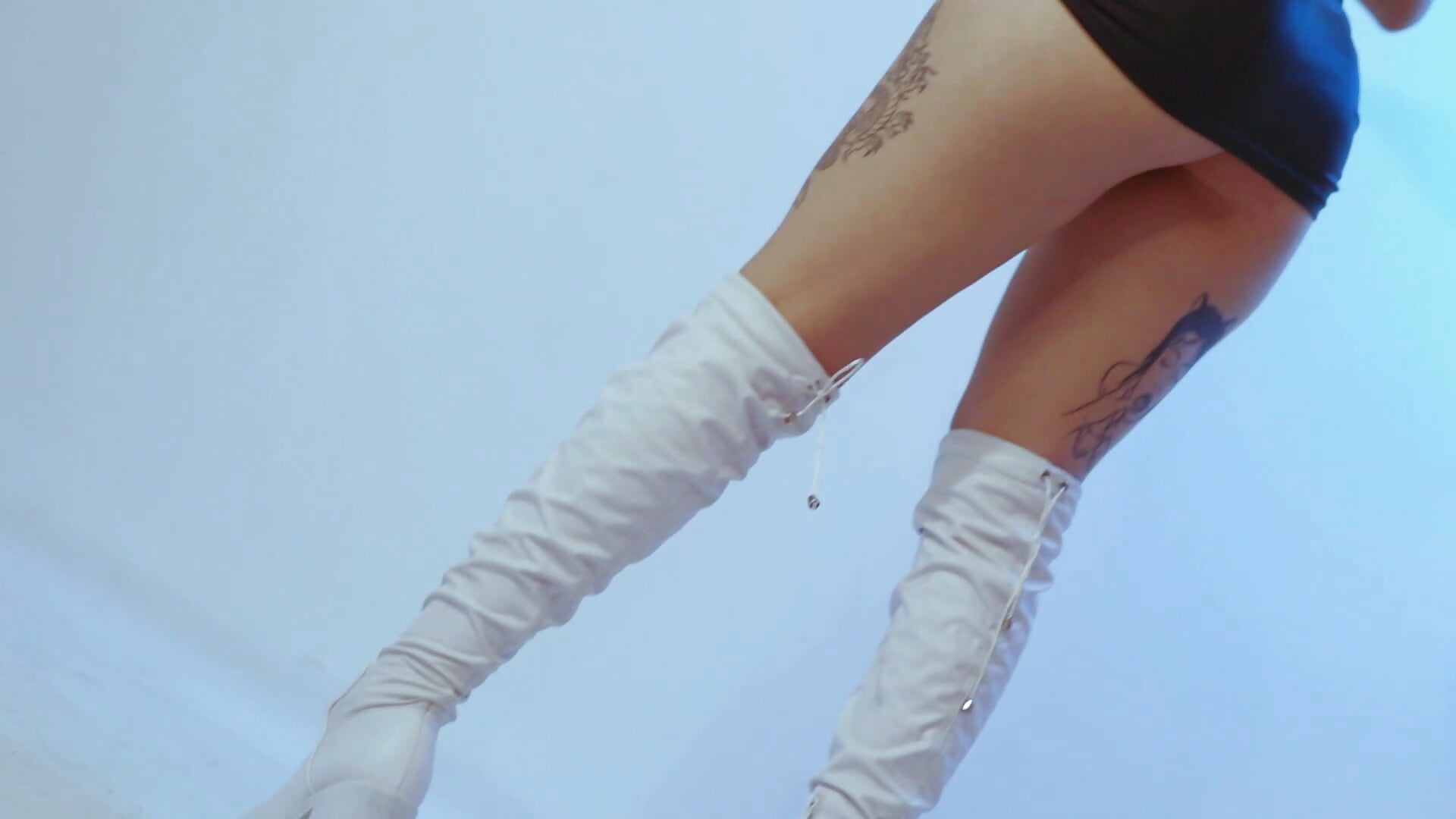 Sensual - CamileHolmes adlı kamera modelinin videosu