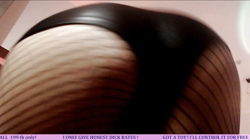 DOGGIE TEASE IN LATEX&FISHNETS