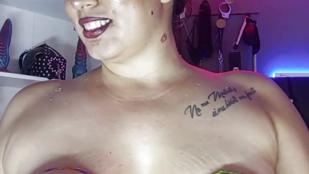 a little wax on my tits - video av MariaGaitan cam-modell