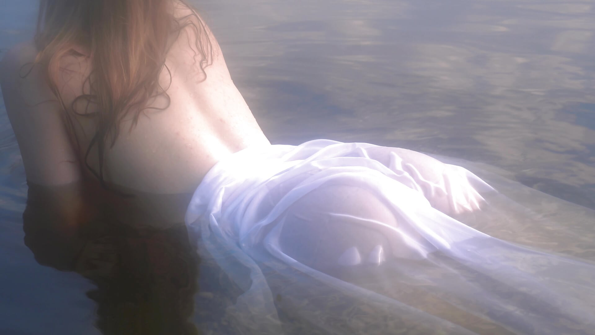 Nude Posing for You in the Water! - video av TataCoy cam-modell