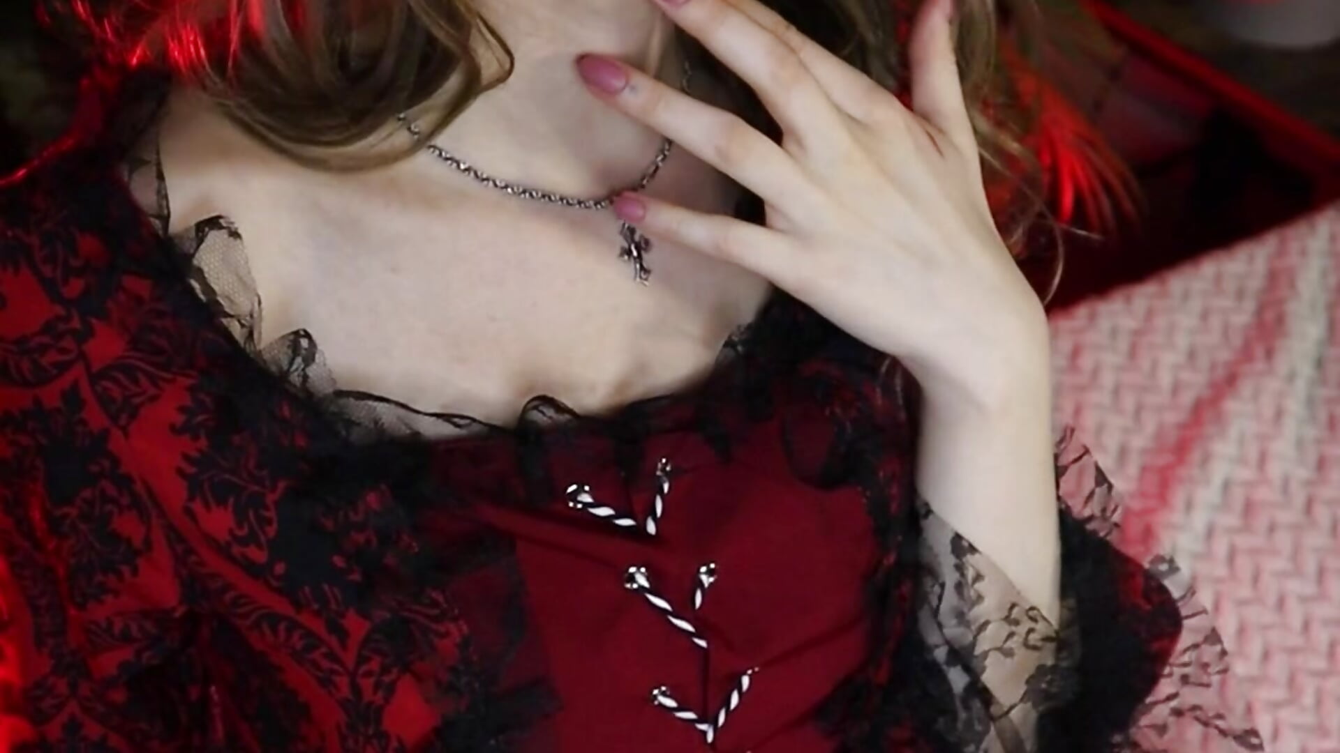 I love playing the queen - video av TataCoy cam-modell