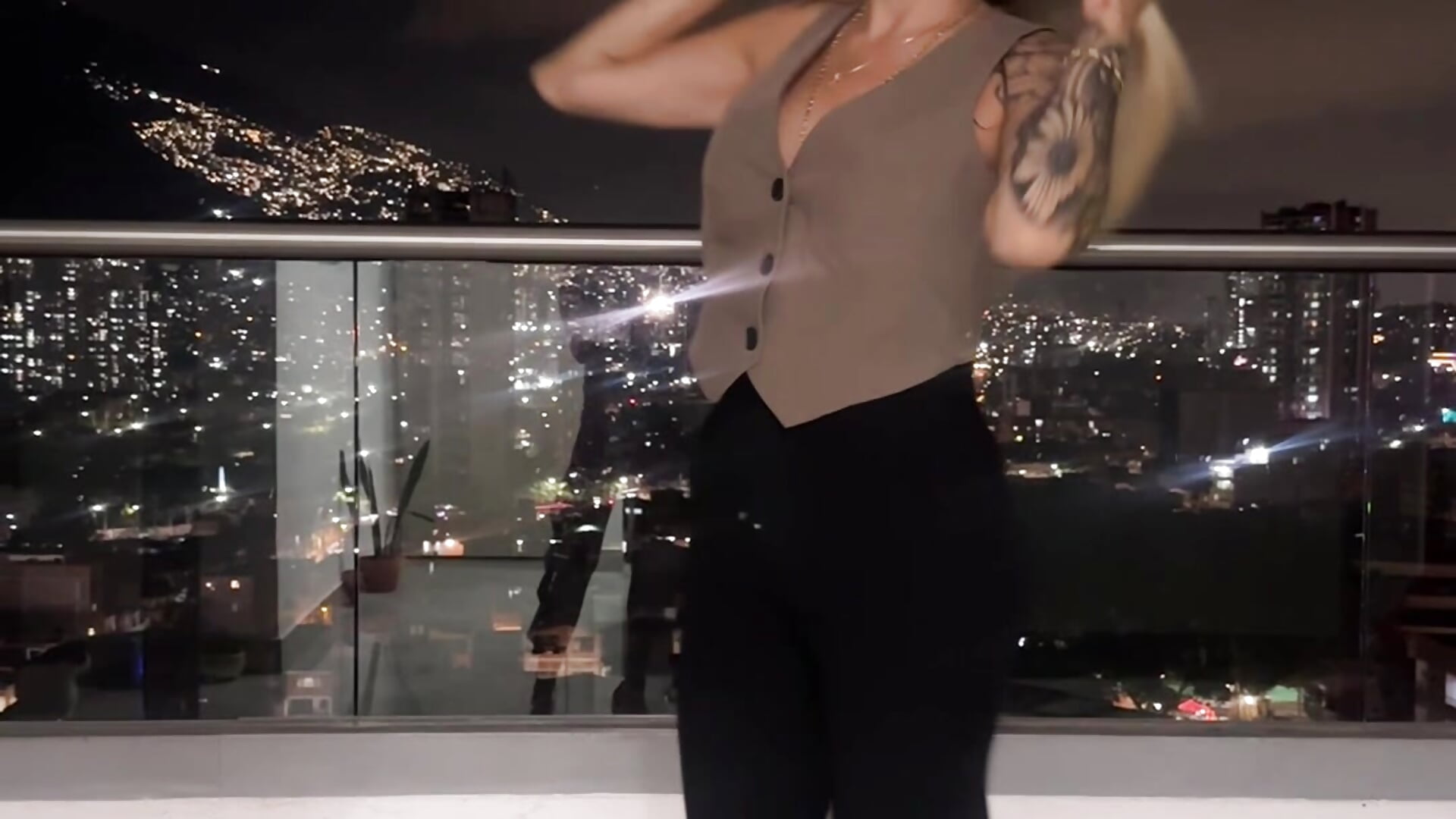 6739203A-E967-4A76-971A-637220885CCD - video by daiila_jonnes cam model