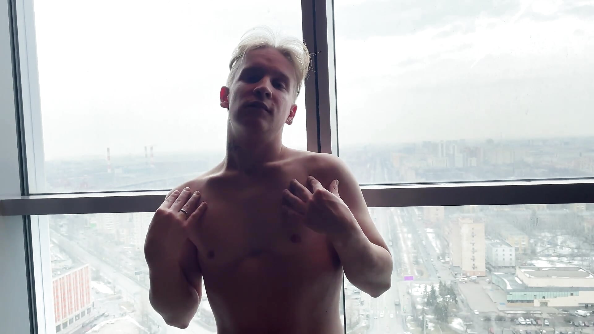 MY BOSS IS REPORTING ON ME – video modela na kameri AlexxSweet