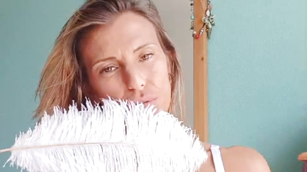 probandome lenceria blanca - video by Strip-Nomy cam model