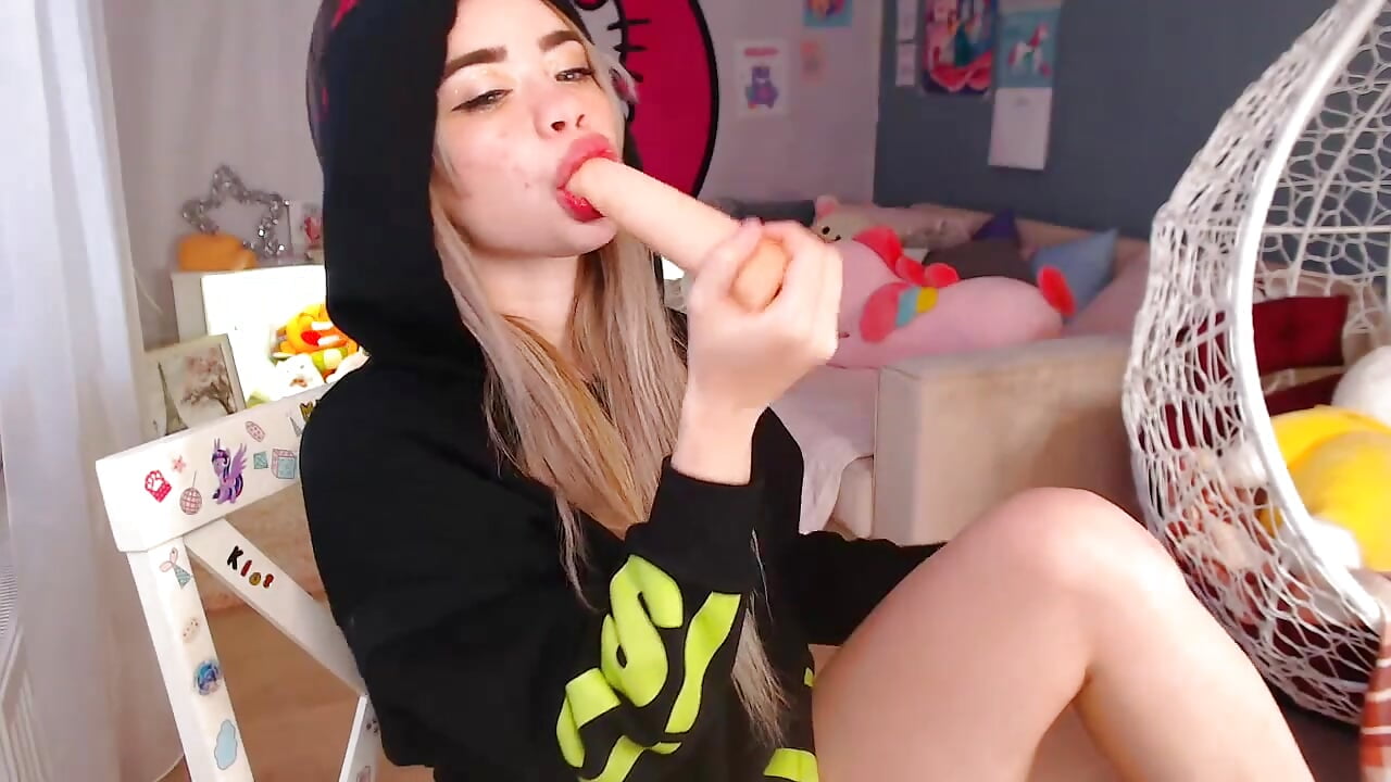 Magic DEEPTHROAT－カメラキャストのVixenMiaの動画