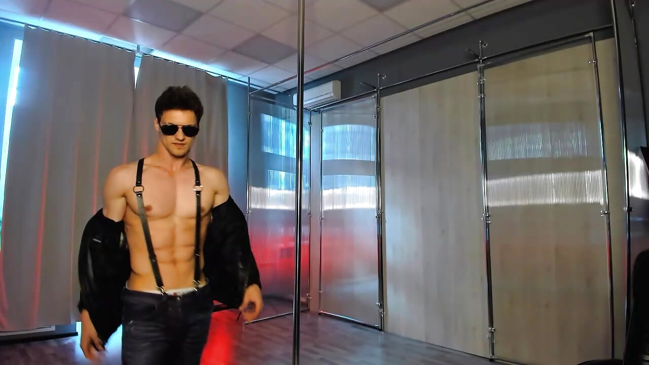 A very hot striptease show on a pole in a leather jacket! - dirty-boss 캠 모델의 동영상