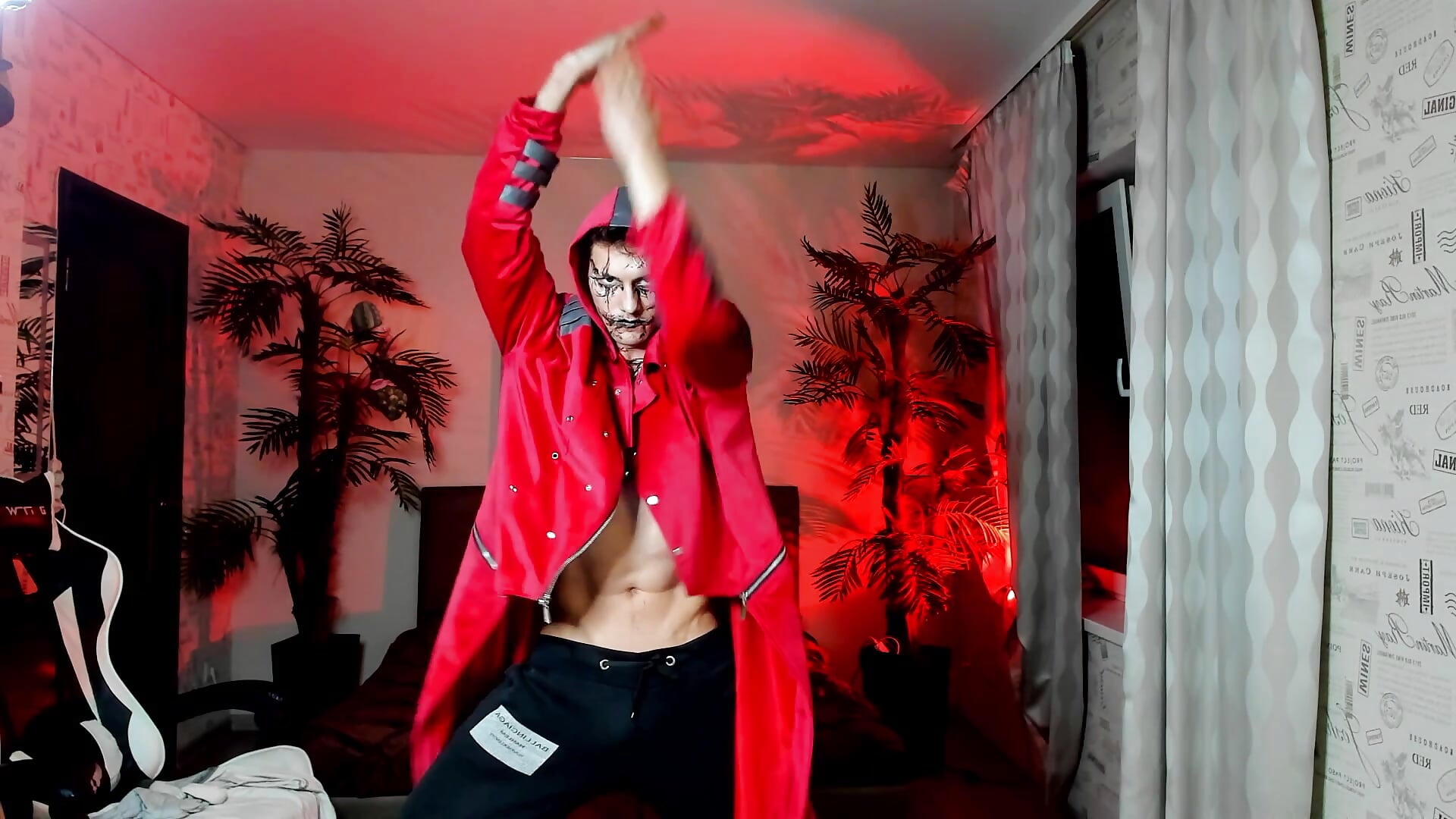 BDSM performance on Halloween under ramstein - dirty-boss 캠 모델의 동영상