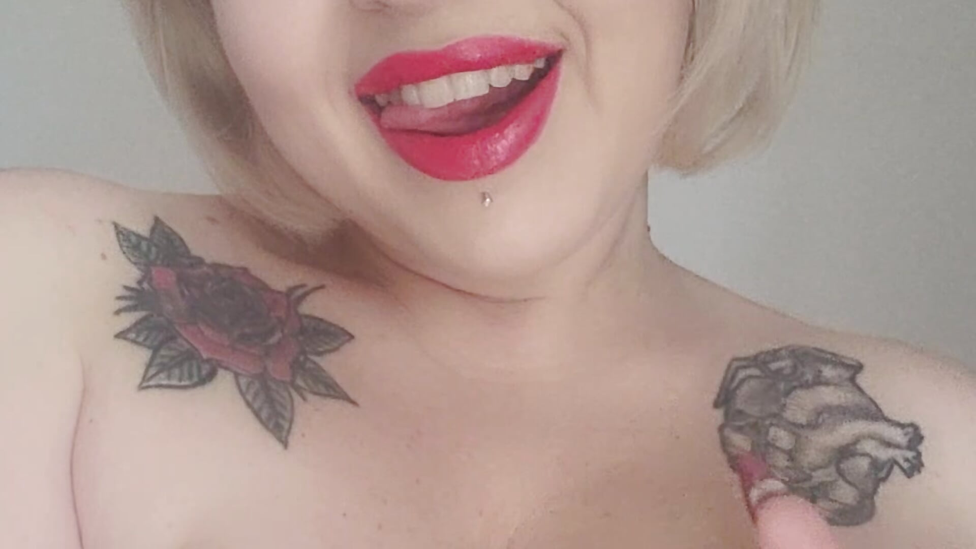 Big boobs & red lips