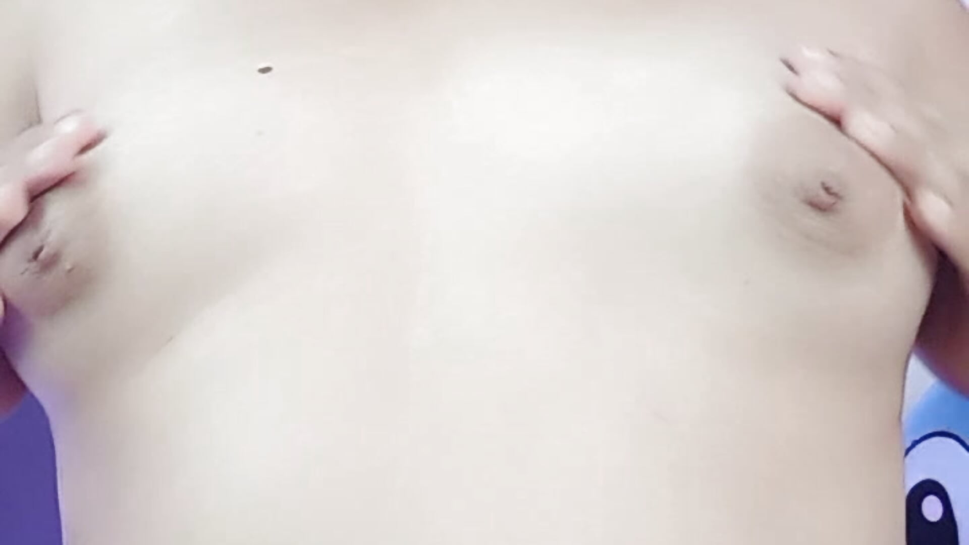 Tits - video by esmeralda112 cam model