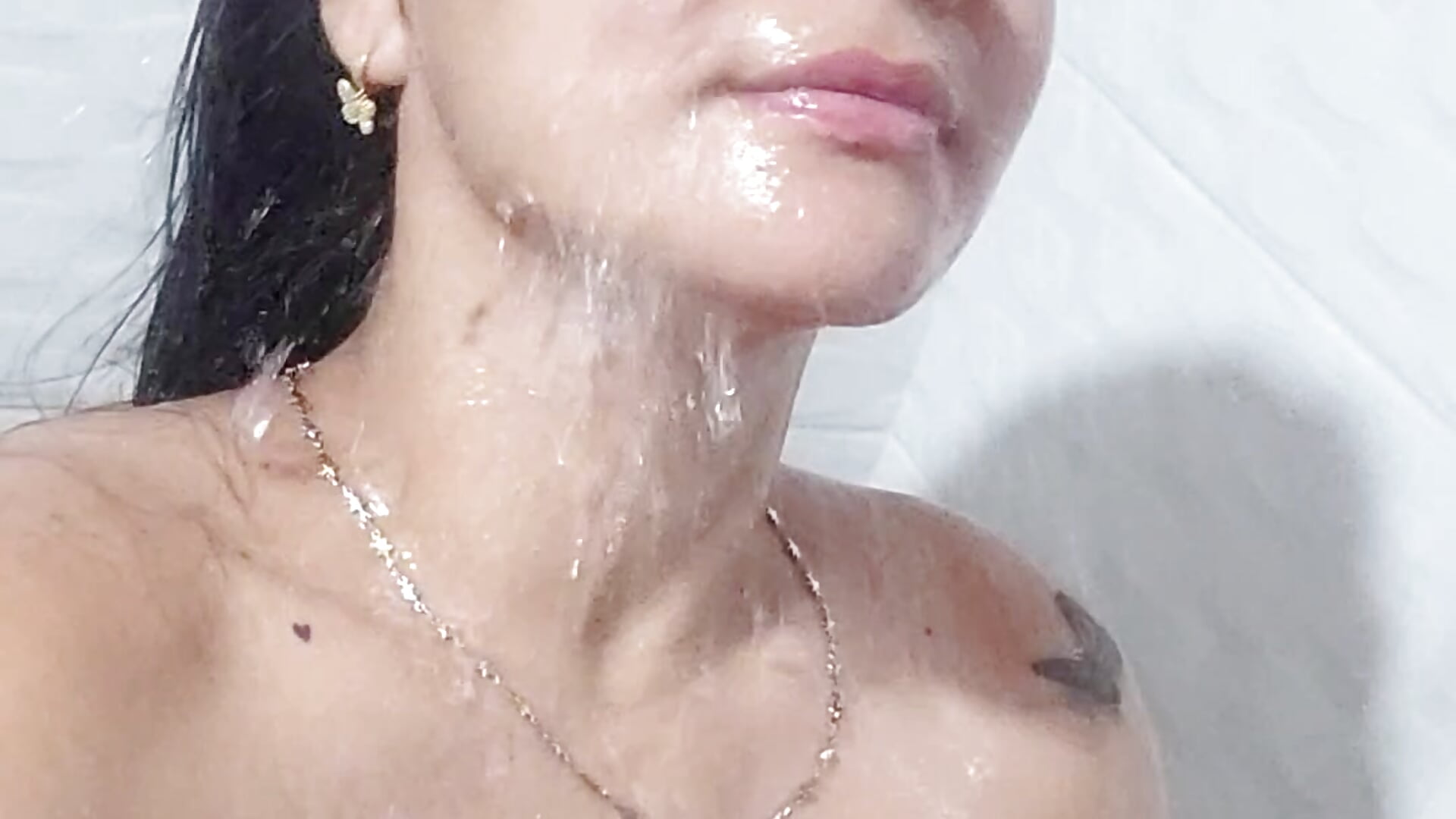 let's go to the shower.