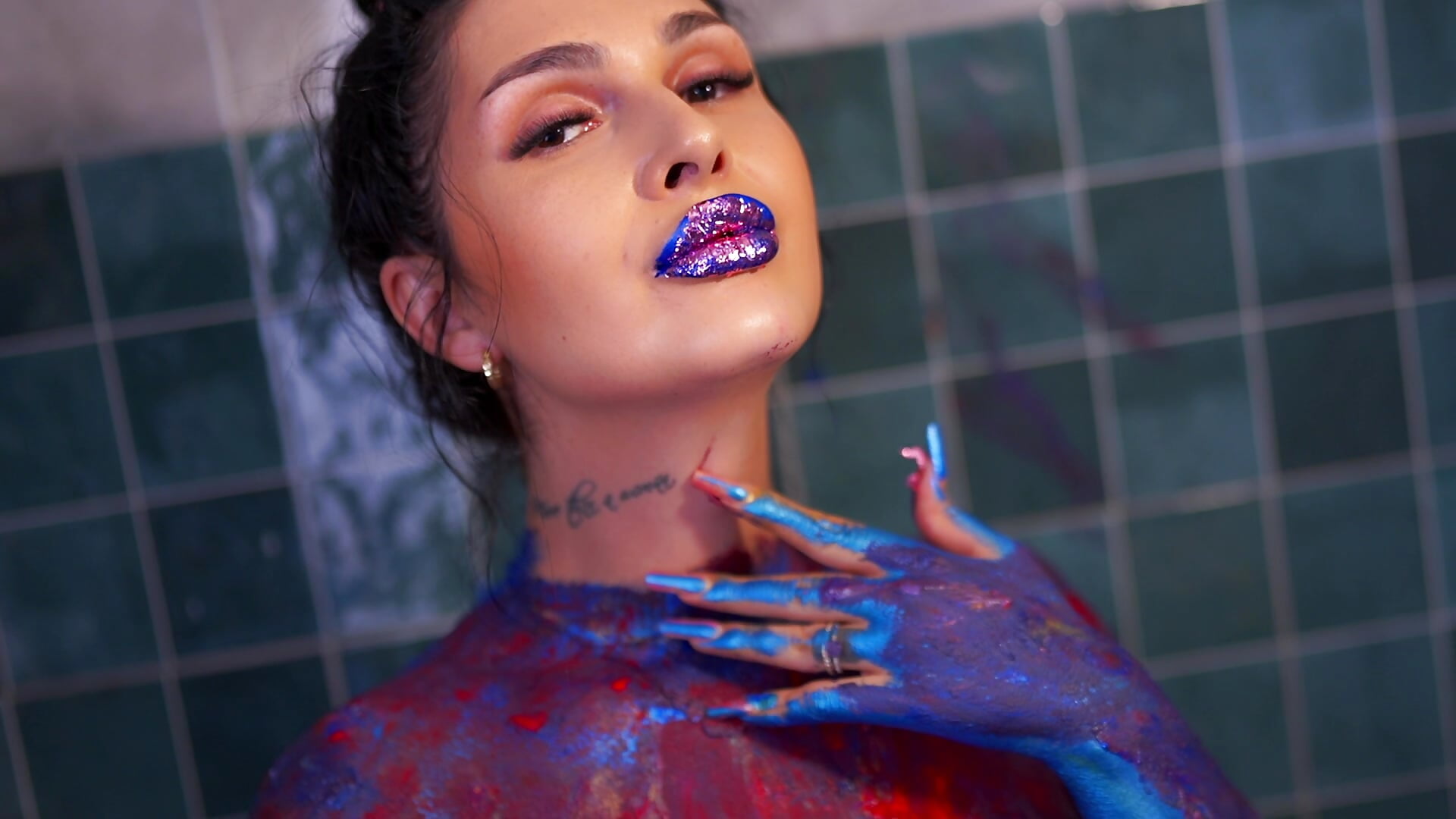 Colors, curves, and a touch of art… a masterpiece in motion. - SinfulStar 캠 모델의 동영상