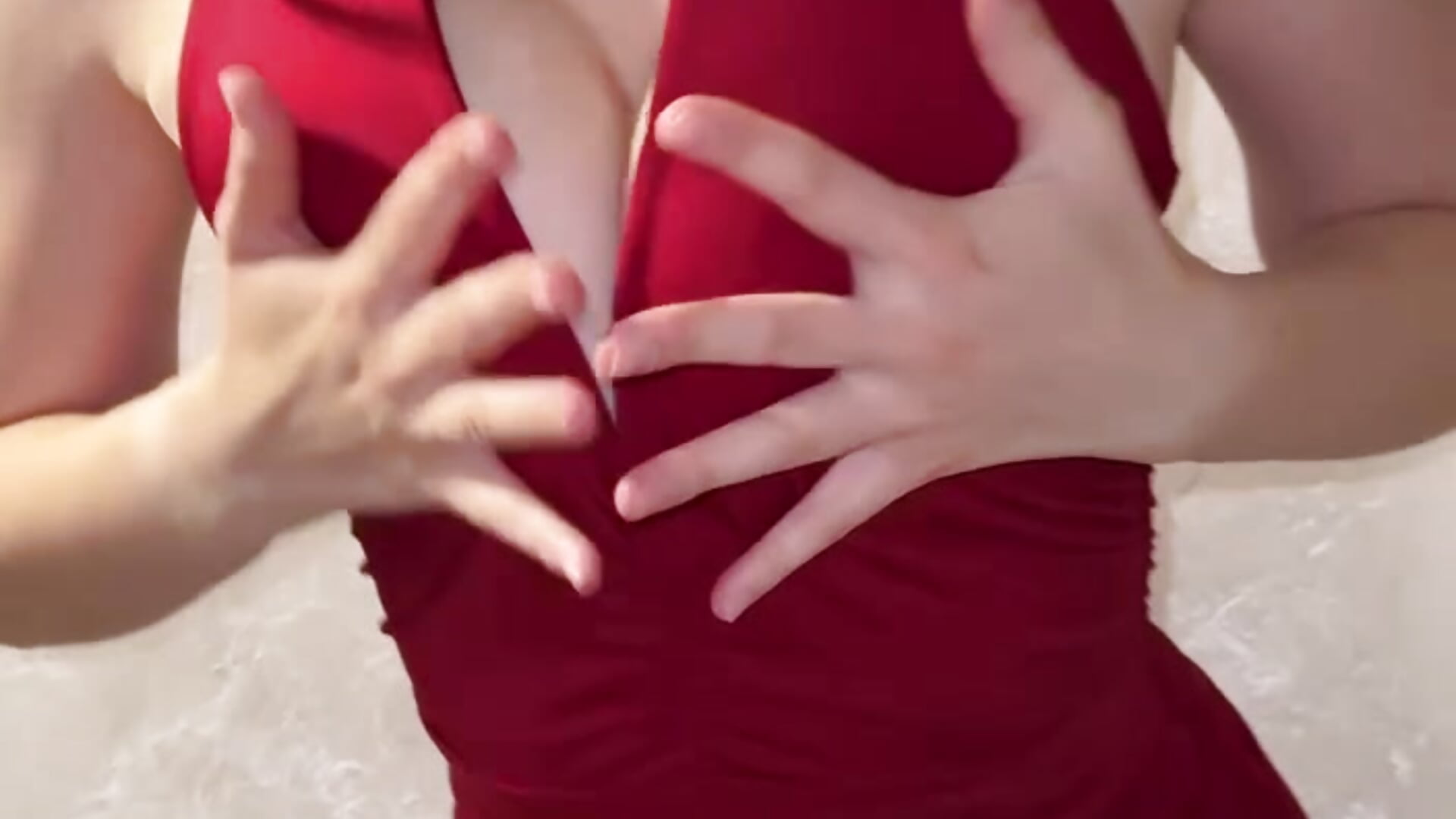 The red dress – video af MollyBrams cam-model