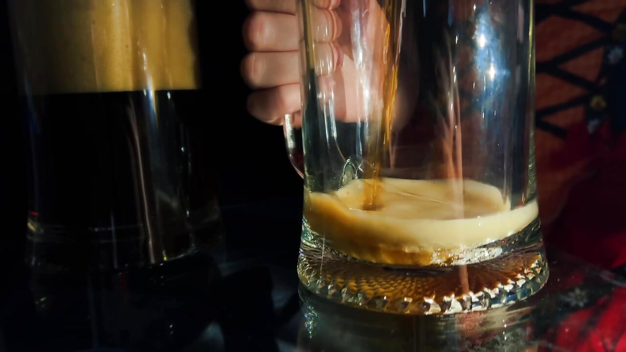 Octoberfest - video od modelky/modela MollyBrams