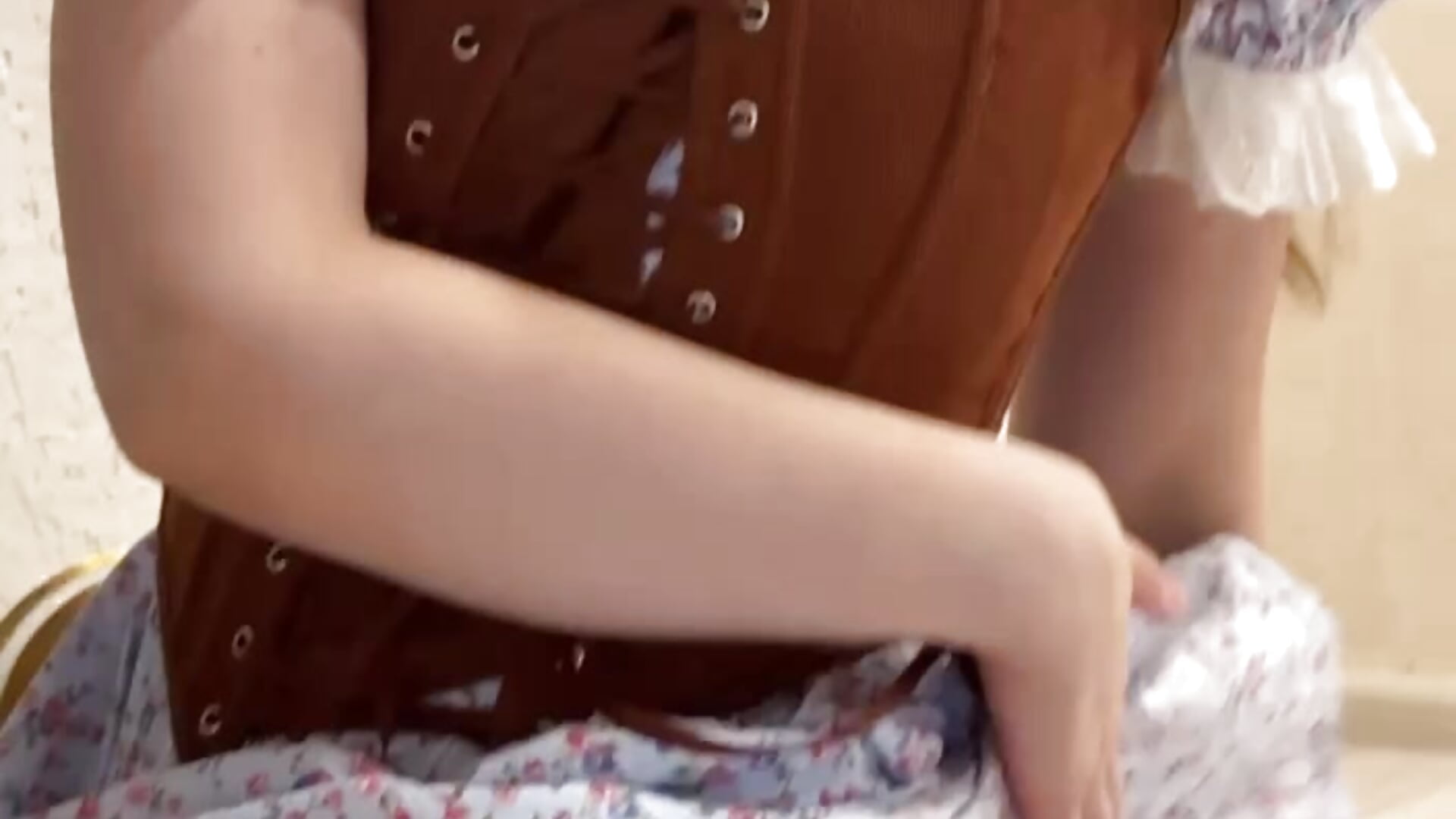 Cool girl – video af MollyBrams cam-model