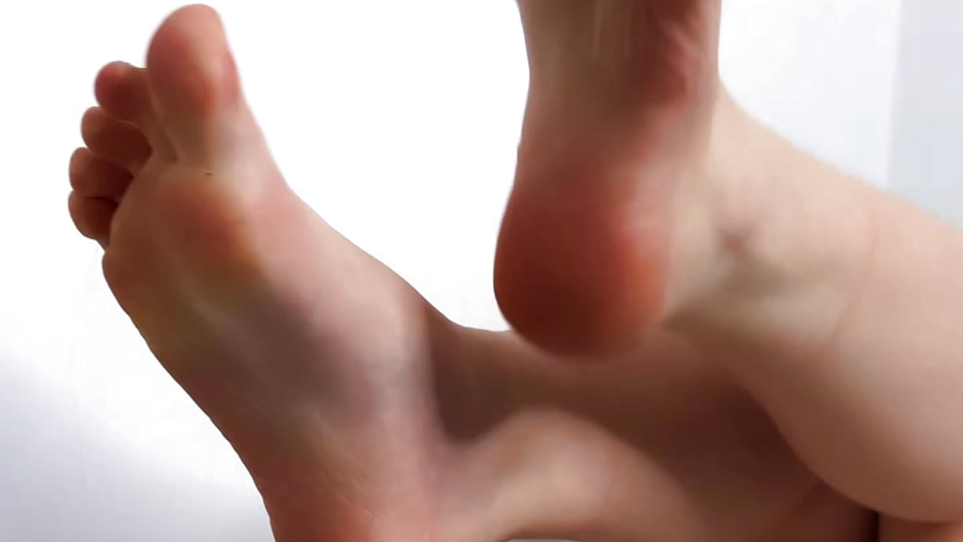 Shall we play? - video by MollyBrams cam model