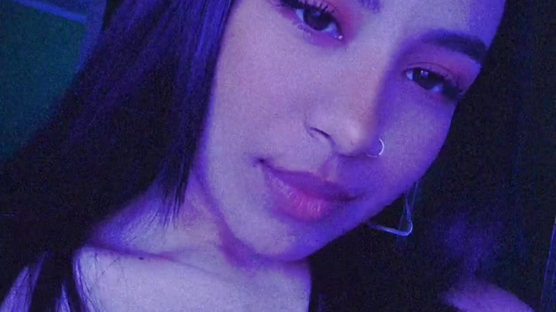Night - video by miakeating cam model
