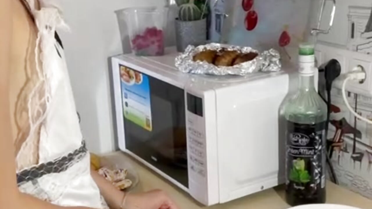 Let's cook together – video af Sweet_Beee