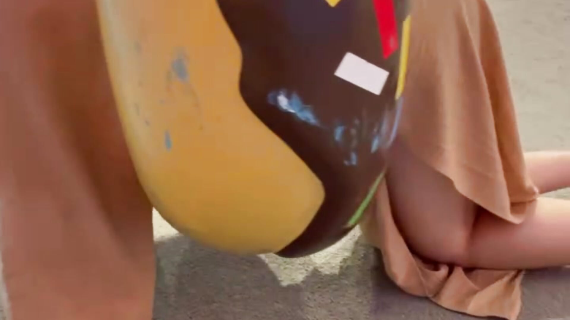 Omg, I'm stuck! – video af Sweet_Beee
