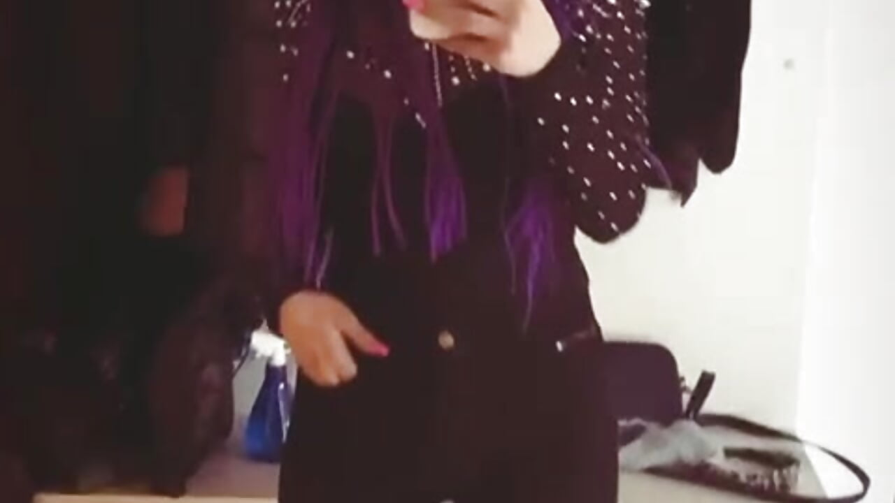 My new outfit – video af AlizzzStar cam-model