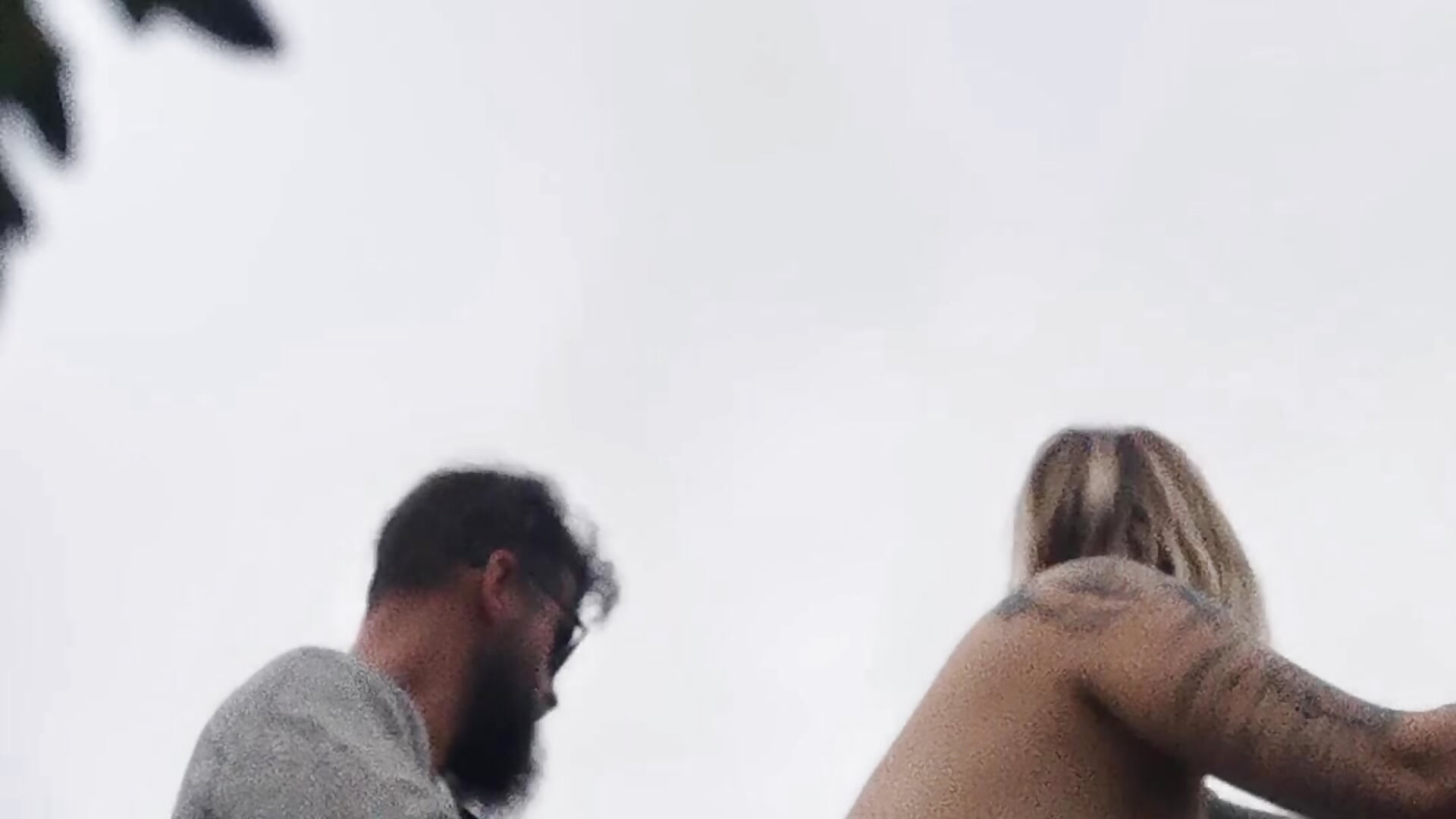 Doggy am Auto outdoor - video by Lina_Squirts cam model