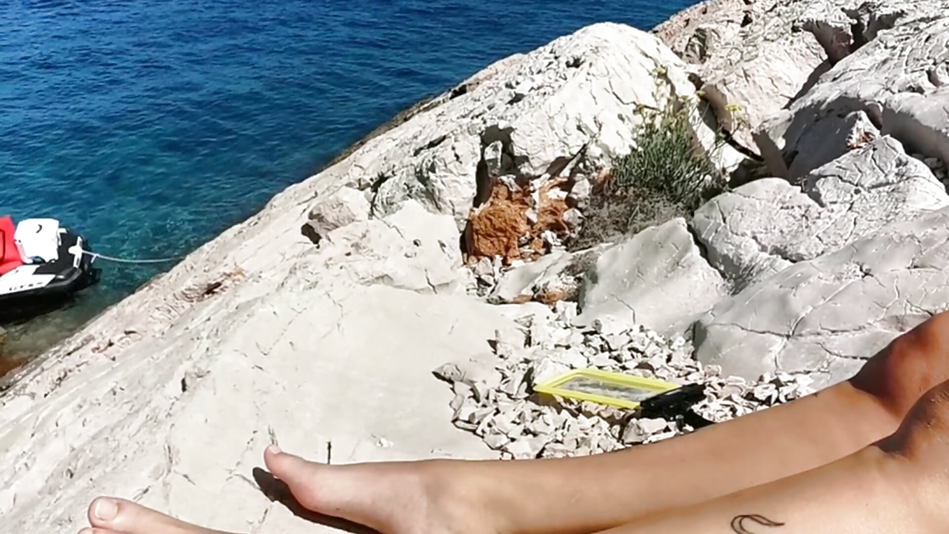 Oben ohne am Meer - video by Lina_Squirts cam model