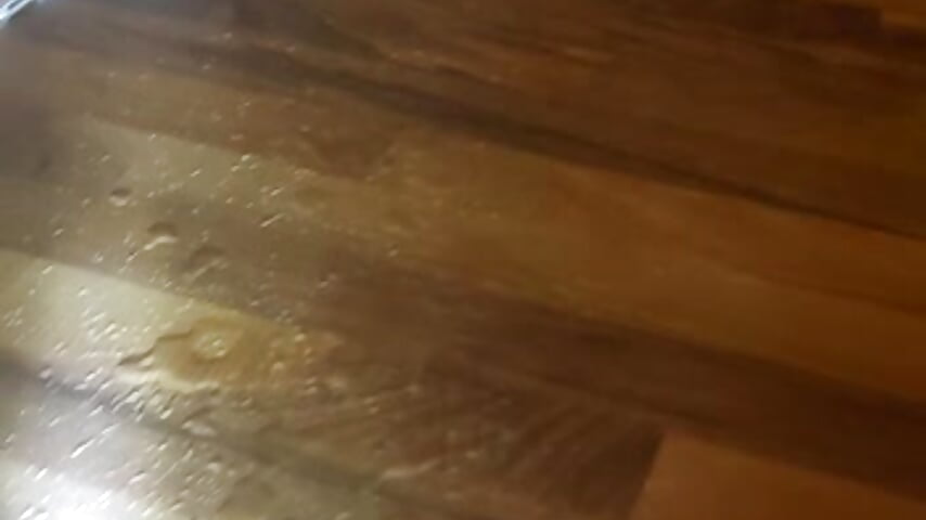 Squirtweitspritzen - video by Lina_Squirts cam model