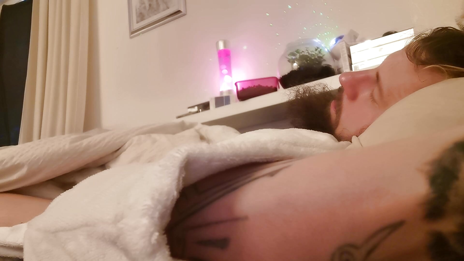 Waking Ben with squirt - video by Lina_Squirts cam model