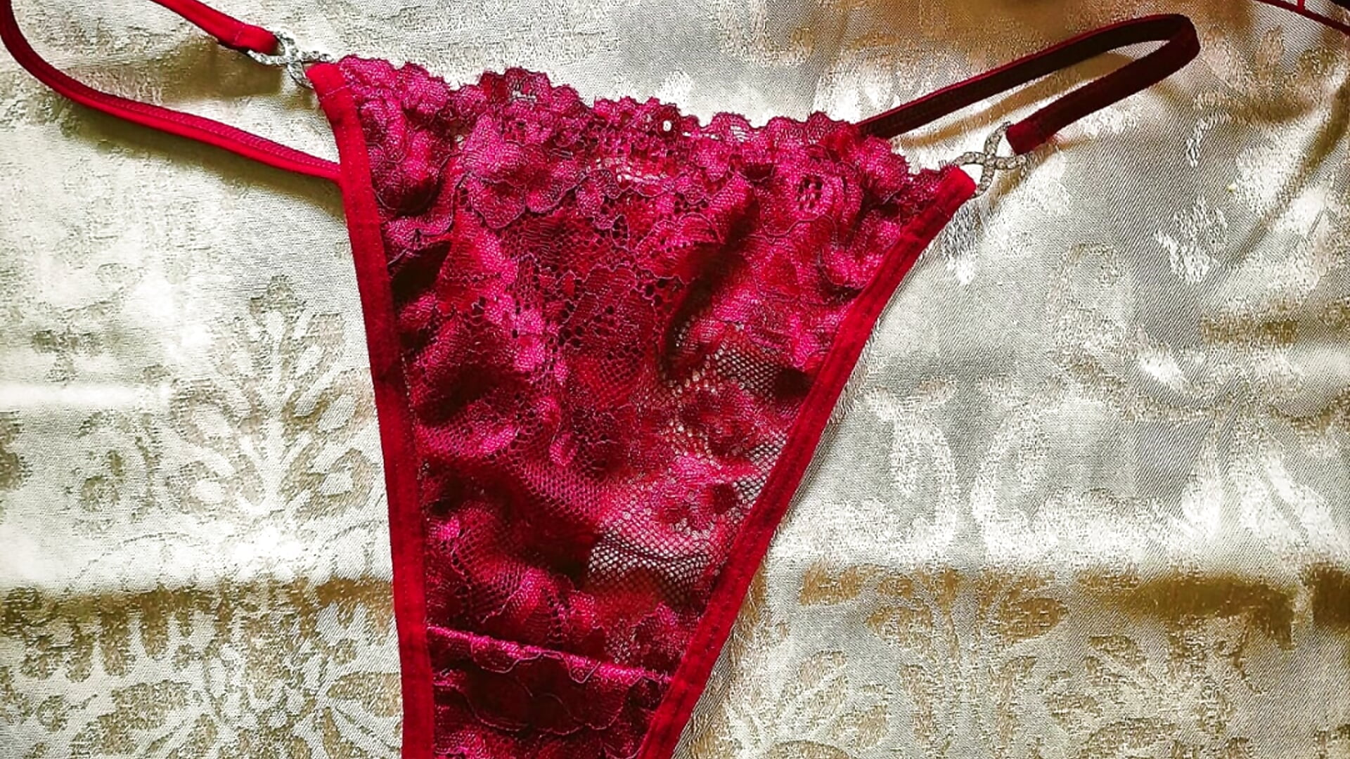 Panties for sale Höschen zu verkaufen - Vídeo de 2bigass4_u