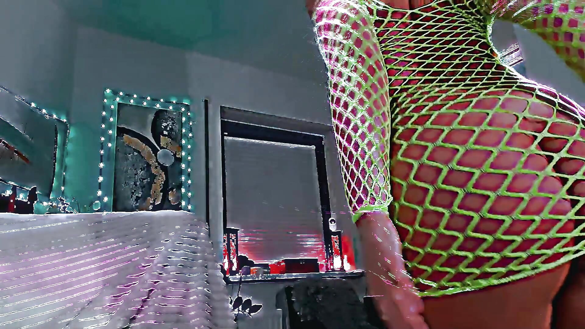 neon fishnet - Vídeo de 2bigass4_u