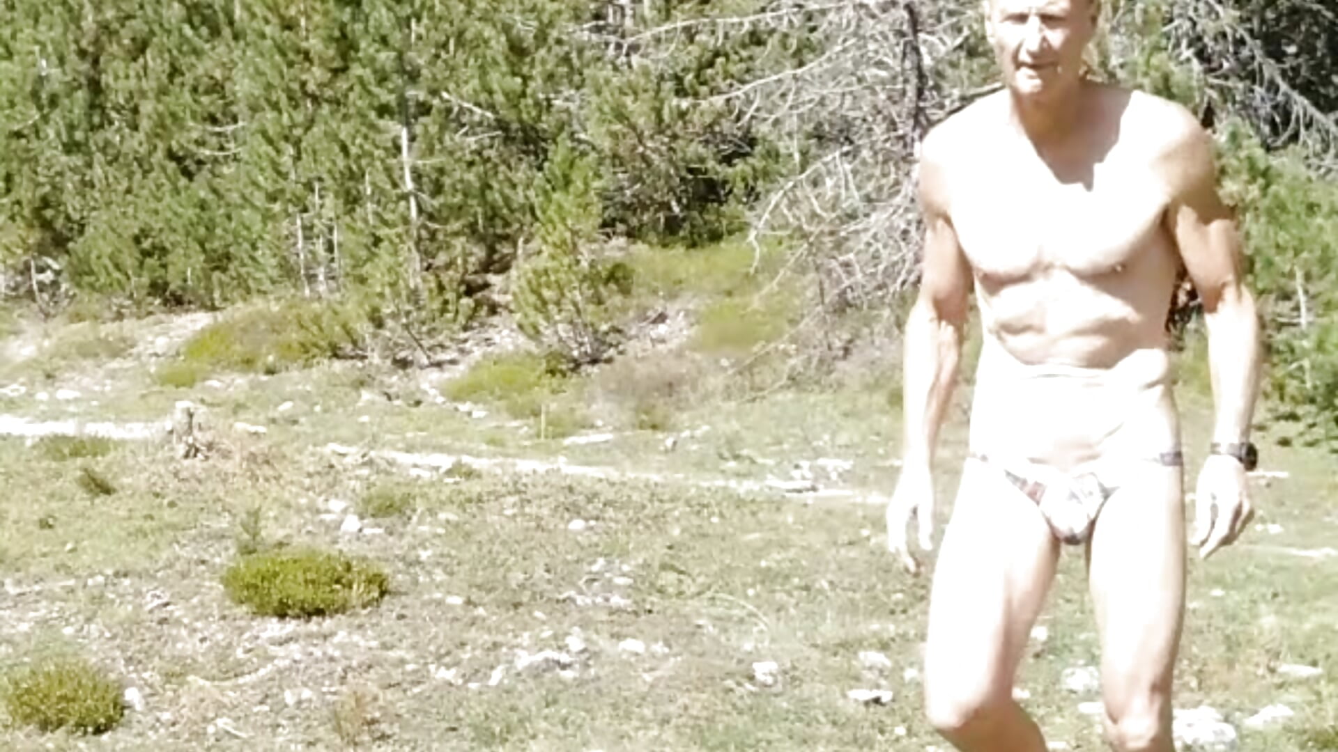 Jump2 – video modela na kameri banana4joy