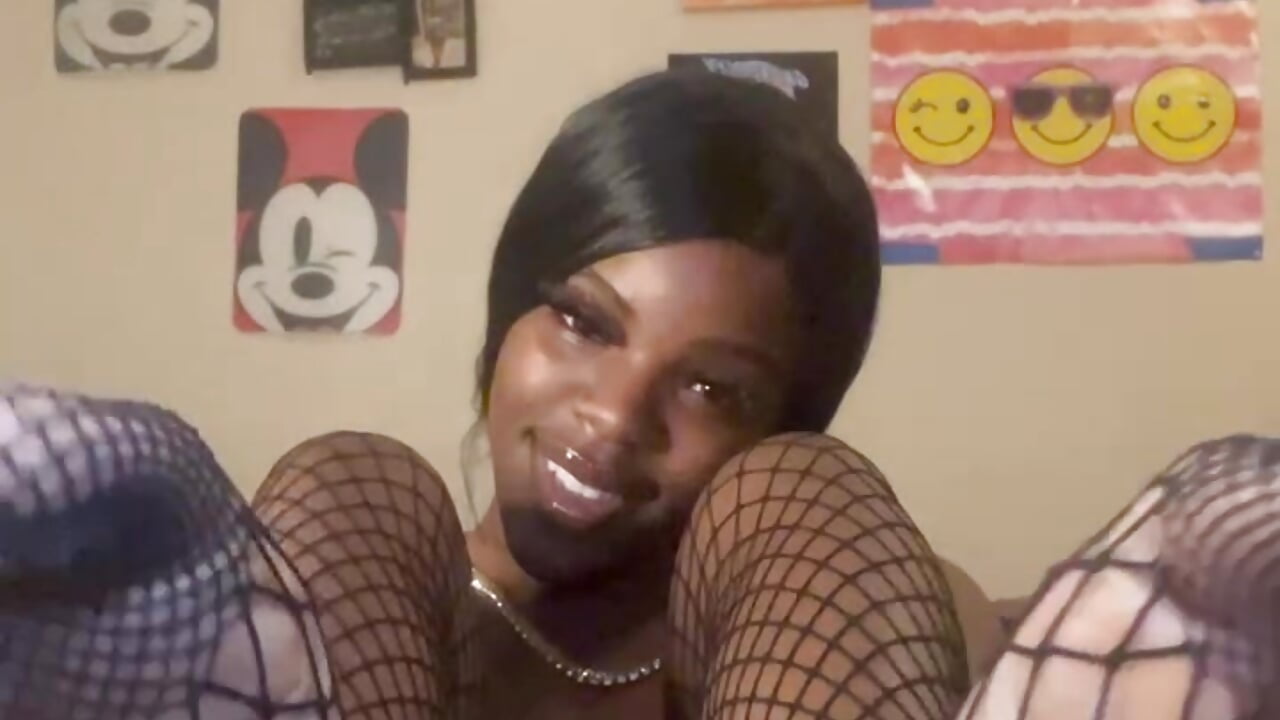 Happy Feet - video by wishwashhy22 cam model