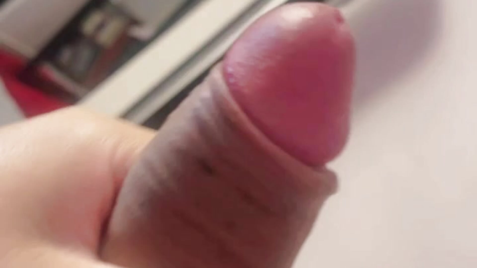 Online and horny - video by andrewmhilton_ cam model