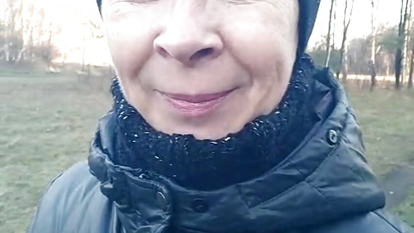 На прогулке 🌨️ Public Show - video van Celine_Faer1 cam-model