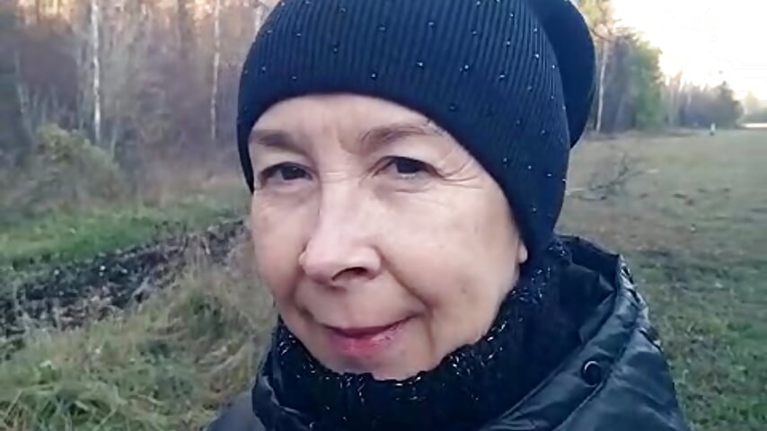 On a walk🌨️ Public Show - video van Celine_Faer1 cam-model