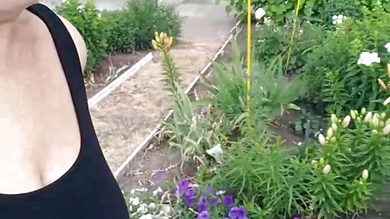 Flowers🌷🌼🌹 – видео вебкам-модели Celine_Faer1