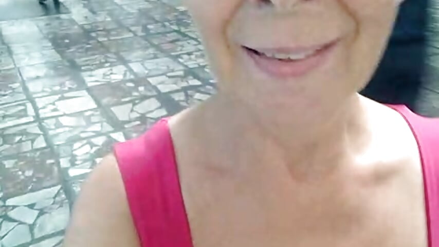 I'm walking on the subway 🚇Public Show– Celine_Faer1 kameramodell videója