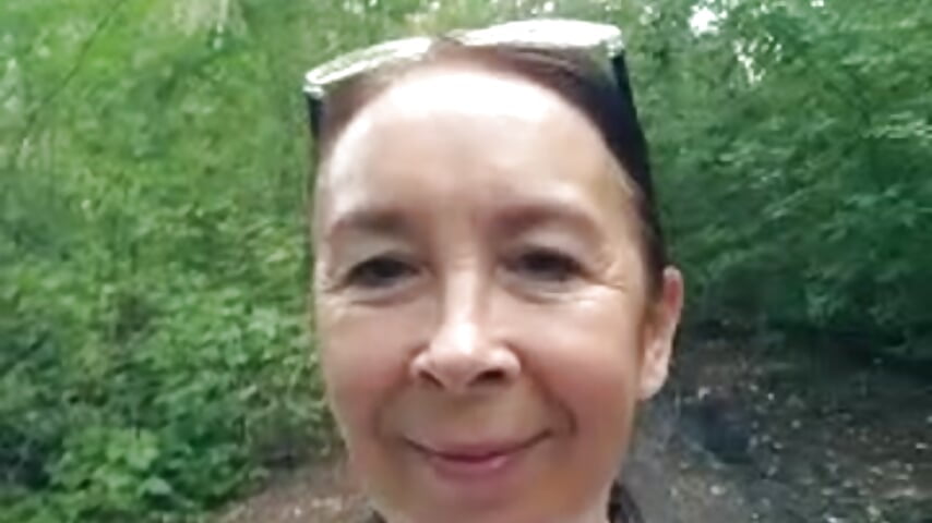 Walking in a forest park🌳🌲🌷 – video modela na kameri Celine_Faer1