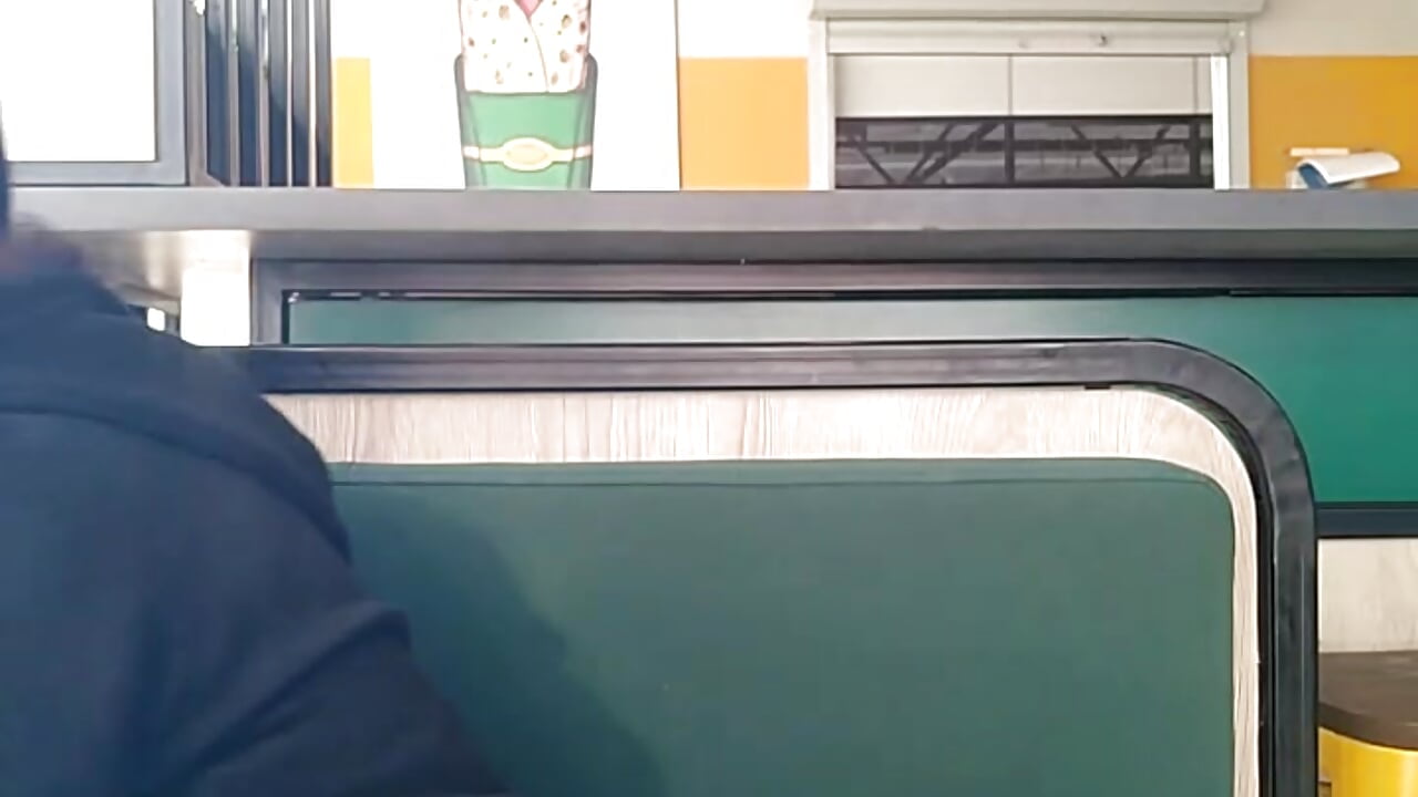Butterfly in a cafe 🦋😄 Public Show – video af Celine_Faer1 cam-model
