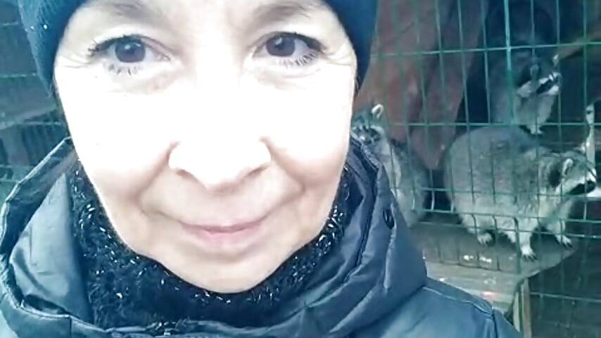 At the petting zoo🦝🦝🦝 Public Show - video oleh Celine_Faer1 kamera model