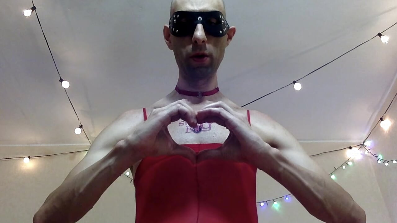 Take a kiss from your sissy boy👄 - video by HandsomeAlfie cam model