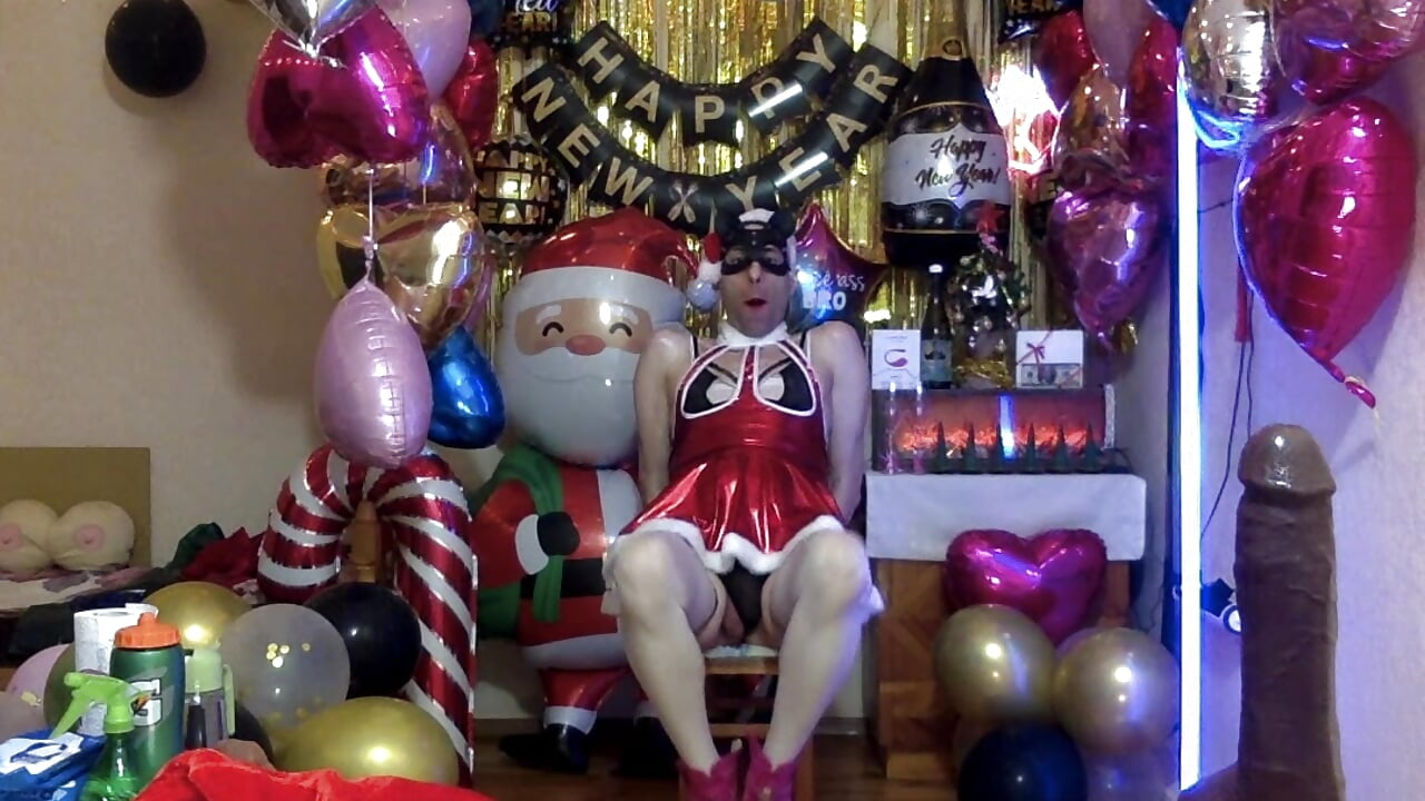 Snow Maiden spread her legs wide❤️💚💜 – video od webkamerové modelky HandsomeAlfie