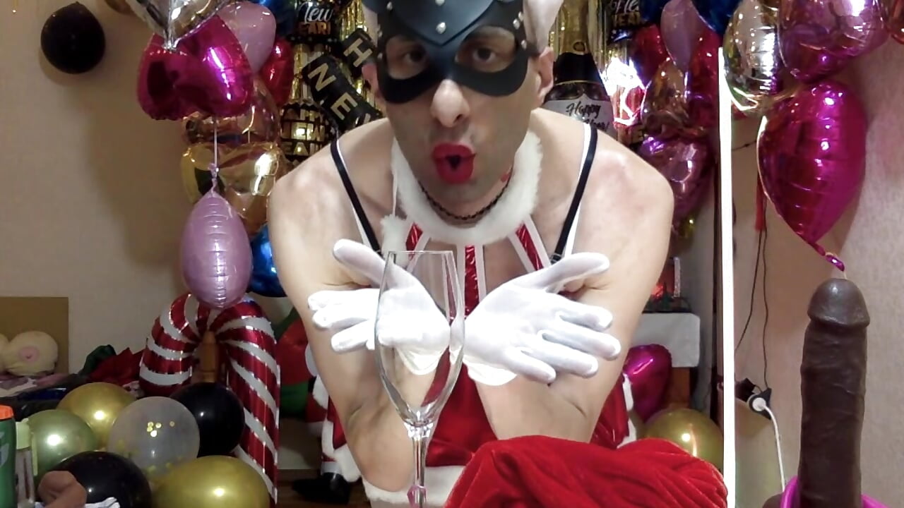 Happy New Year! 2026🎅 - video by HandsomeAlfie cam model
