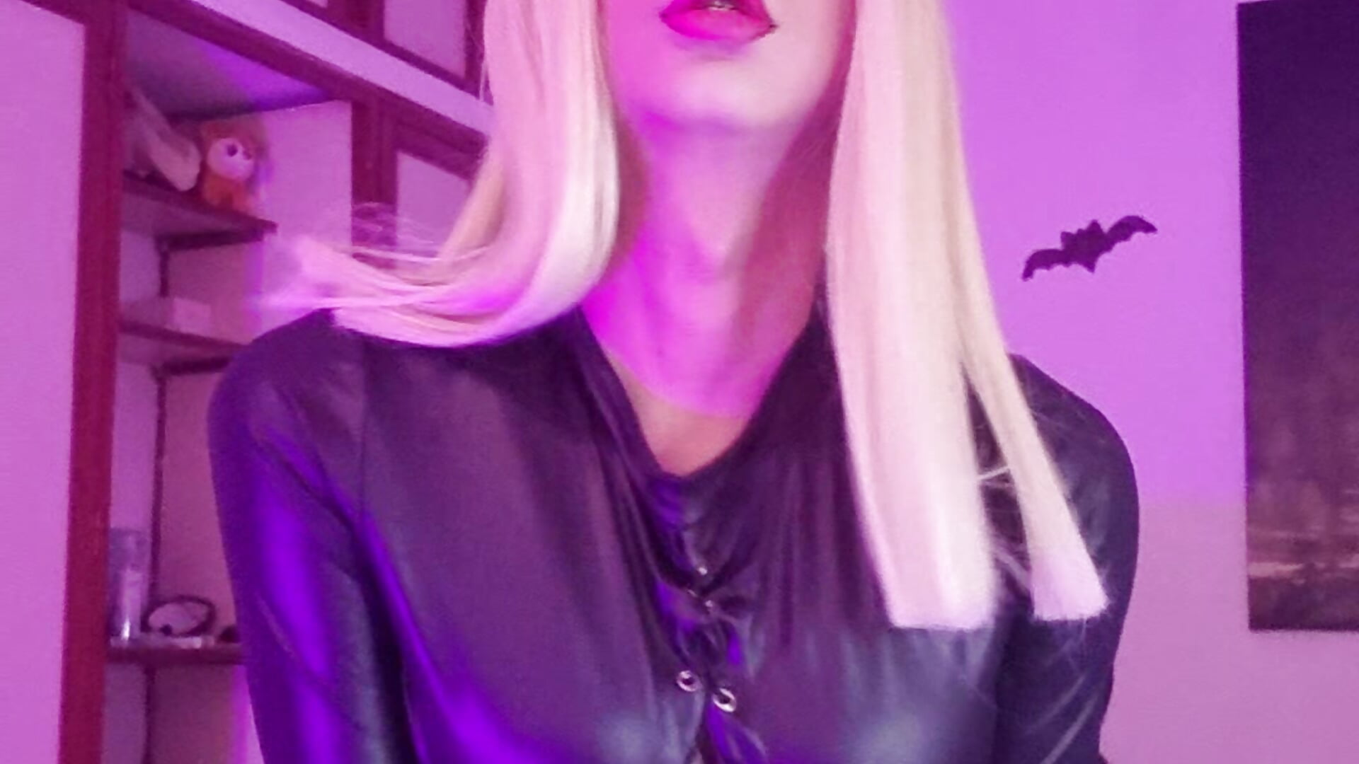 Like u wicht ??🎃🔥👻🤡👹😈🚨🍆🍑☠️ - video by AlejandraDangerGirl cam model