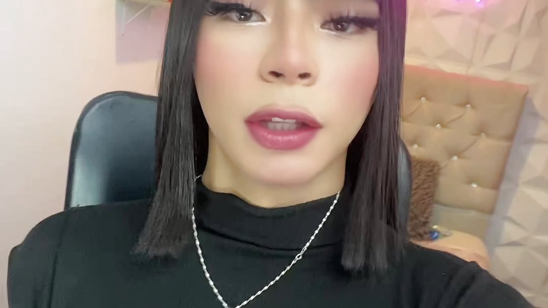 Wow ohhhh boricua moreno 🤪 - video by hurrencam cam model