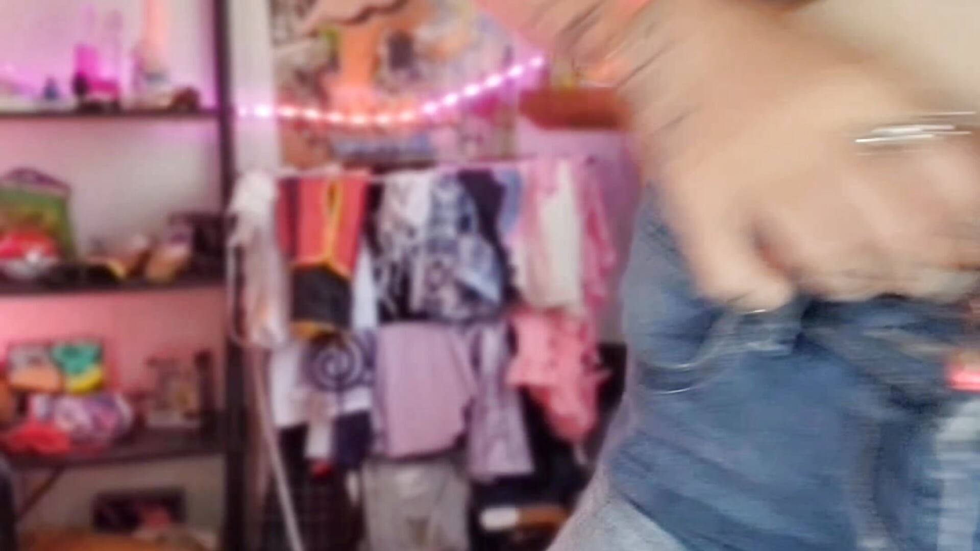 There's dat ass again! - video by anyalikestosuck cam model