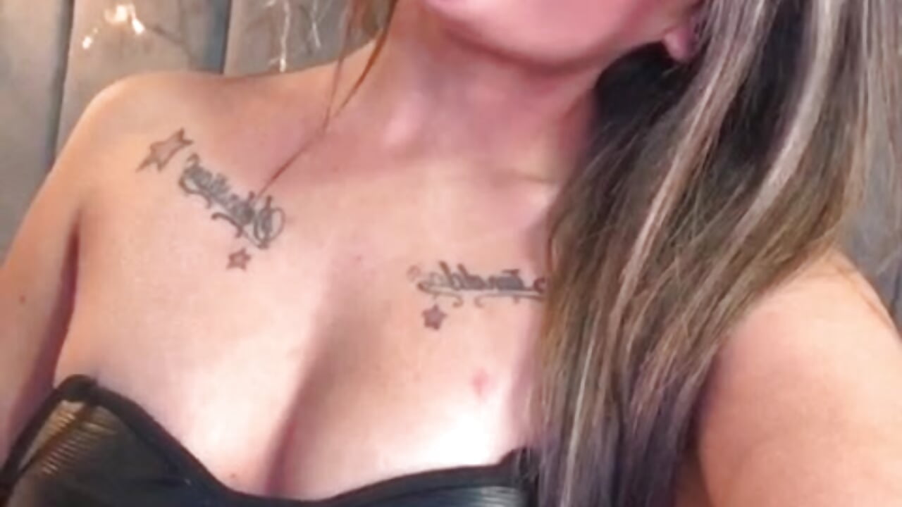 Do you like my glasses? - video by HannaTaylor cam model