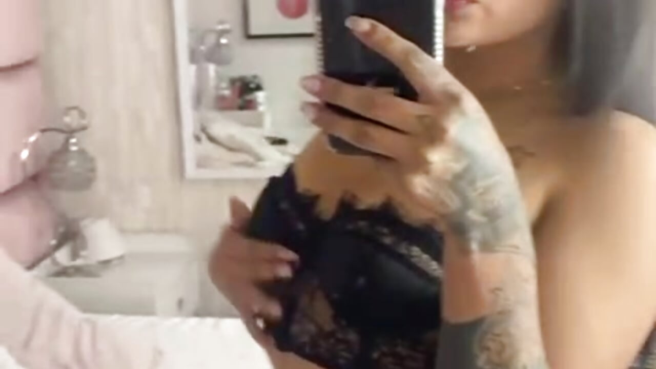 What makes you want to see me like this? 🥵 - video by HannaTaylor cam model