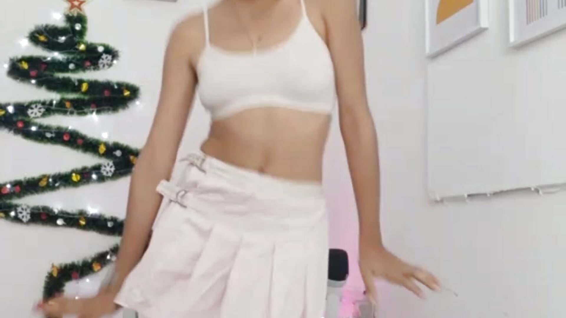 a dance to cheer your soul - відео від вебкаммоделі hot_little_bunny
